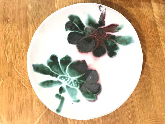 Green and white lotus plate