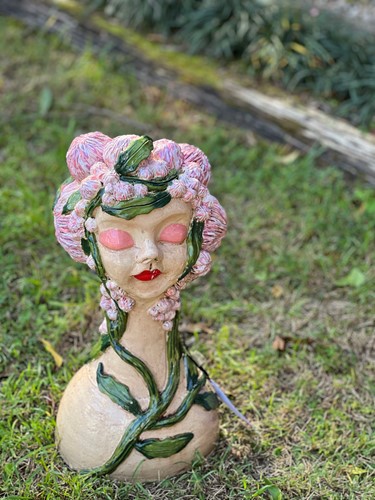 Botanical Bust - Pink blooms
